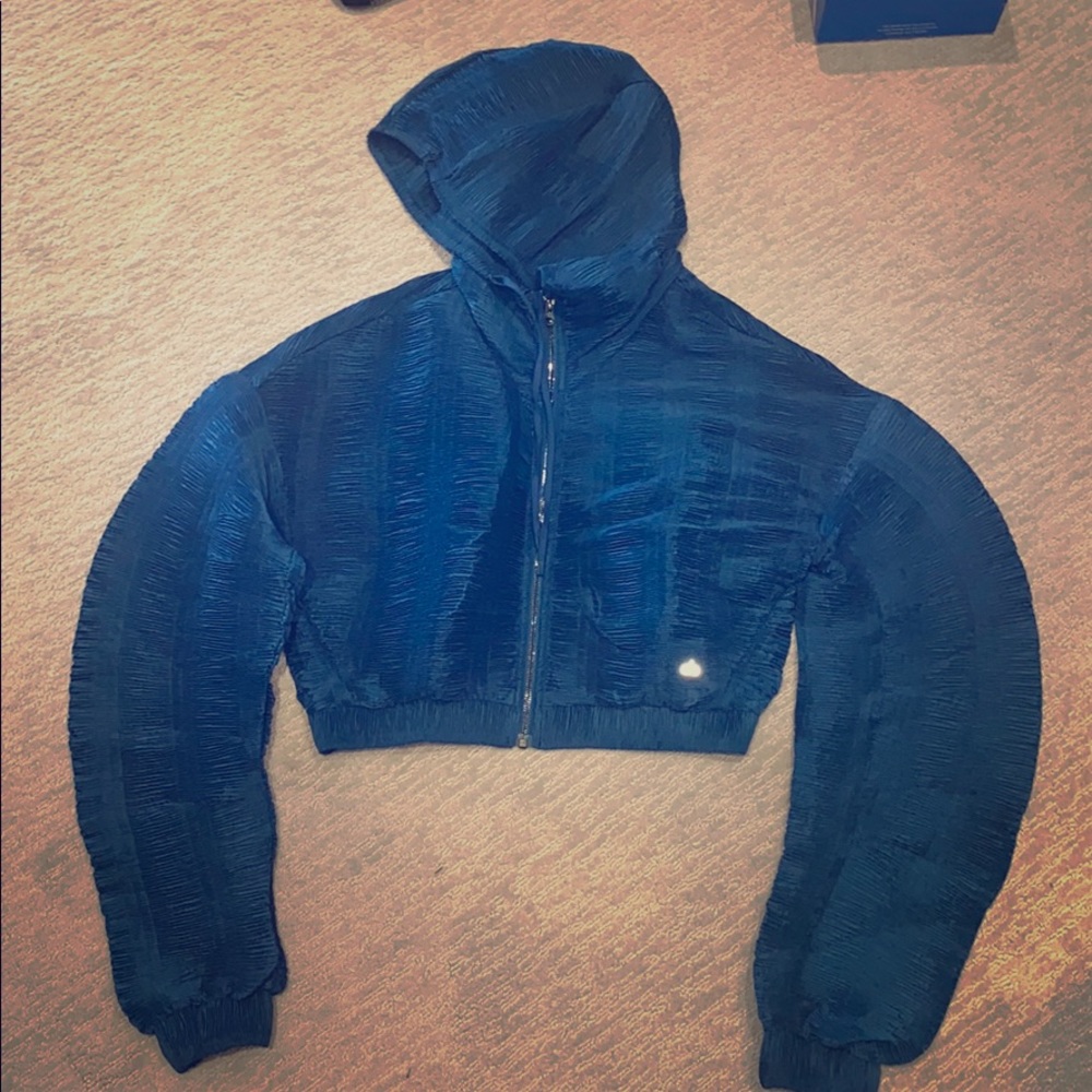 Never worn Alo Jacket